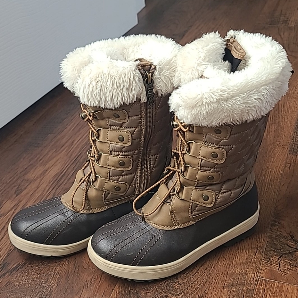 Girls Totes Snowboots EUC